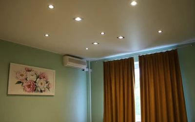 Натяжные потолки в студию